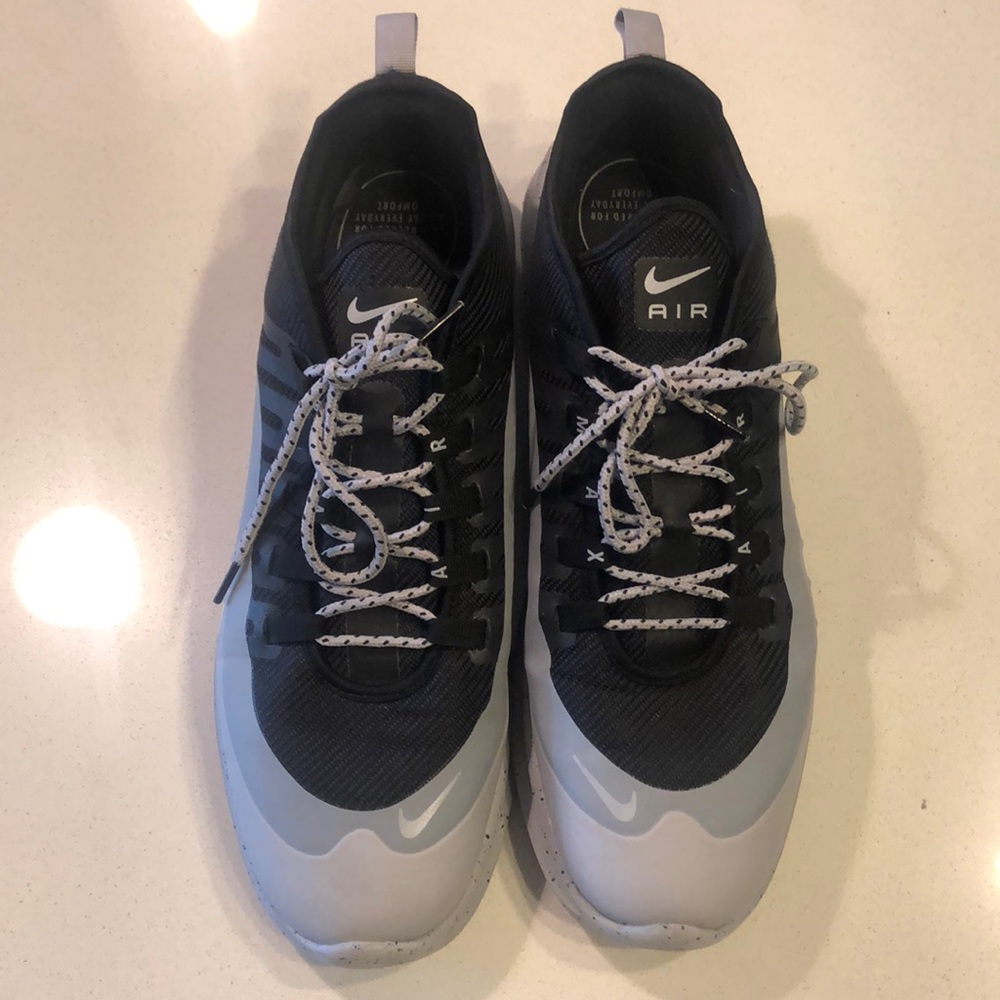 Gray and black Nike Air Max